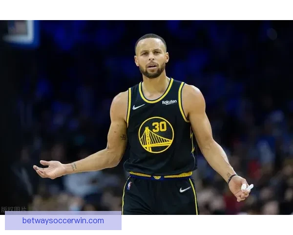 波神被保罗里德顶到腰部返回更衣室 本场比赛能否出战成疑